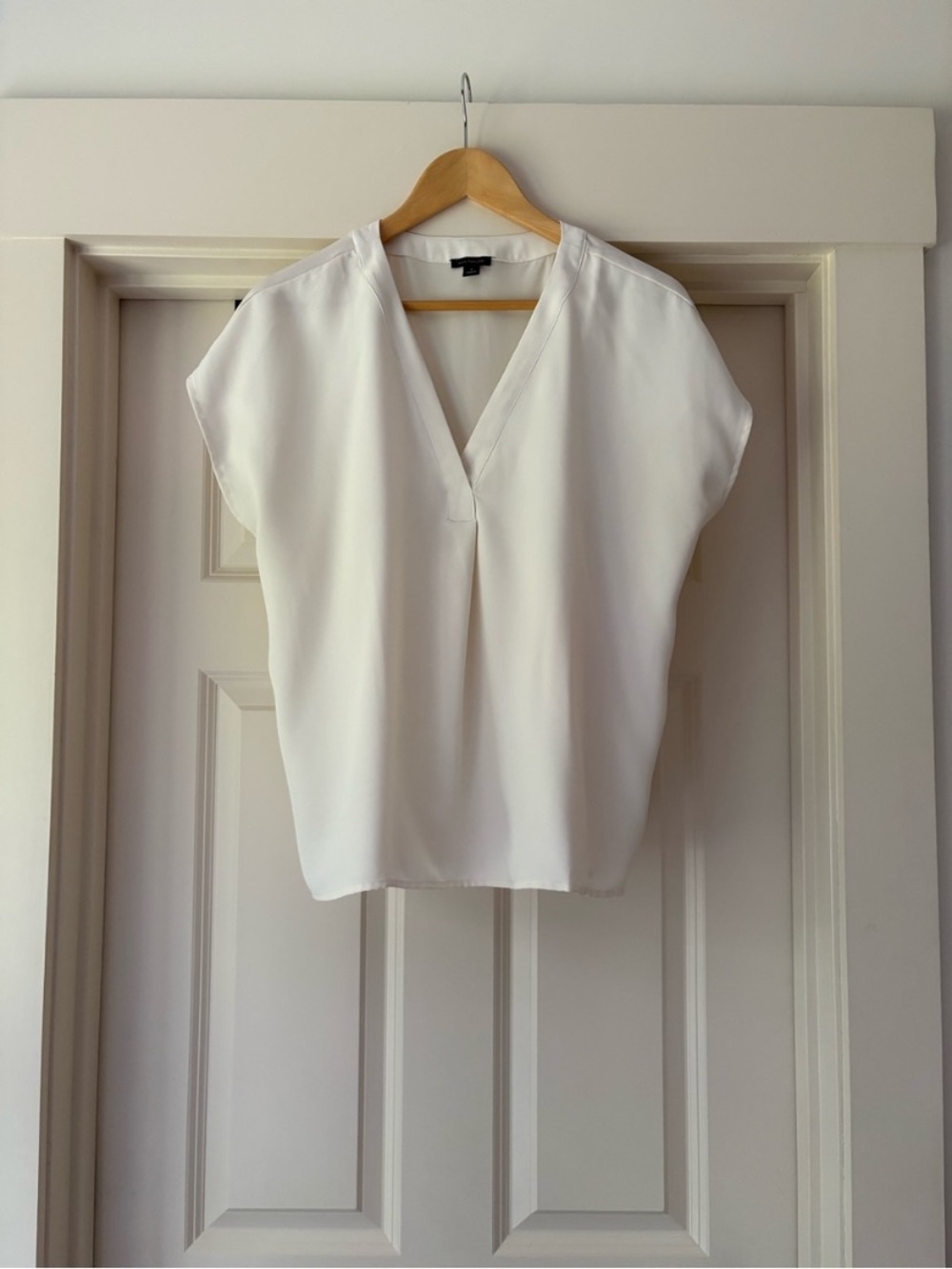 Women's White V-Neck Short Sleeve Blouse